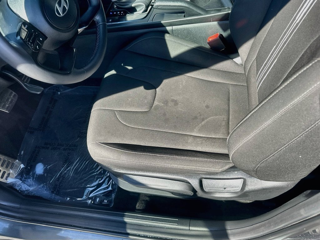 Used 2025 Hyundai Elantra Sport FWD image 18