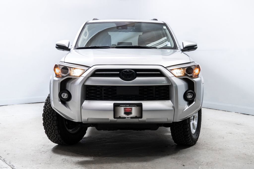 Used 2022 Toyota 4Runner SR5 Premium w/ Moonroof Package AWD/4WD image 10