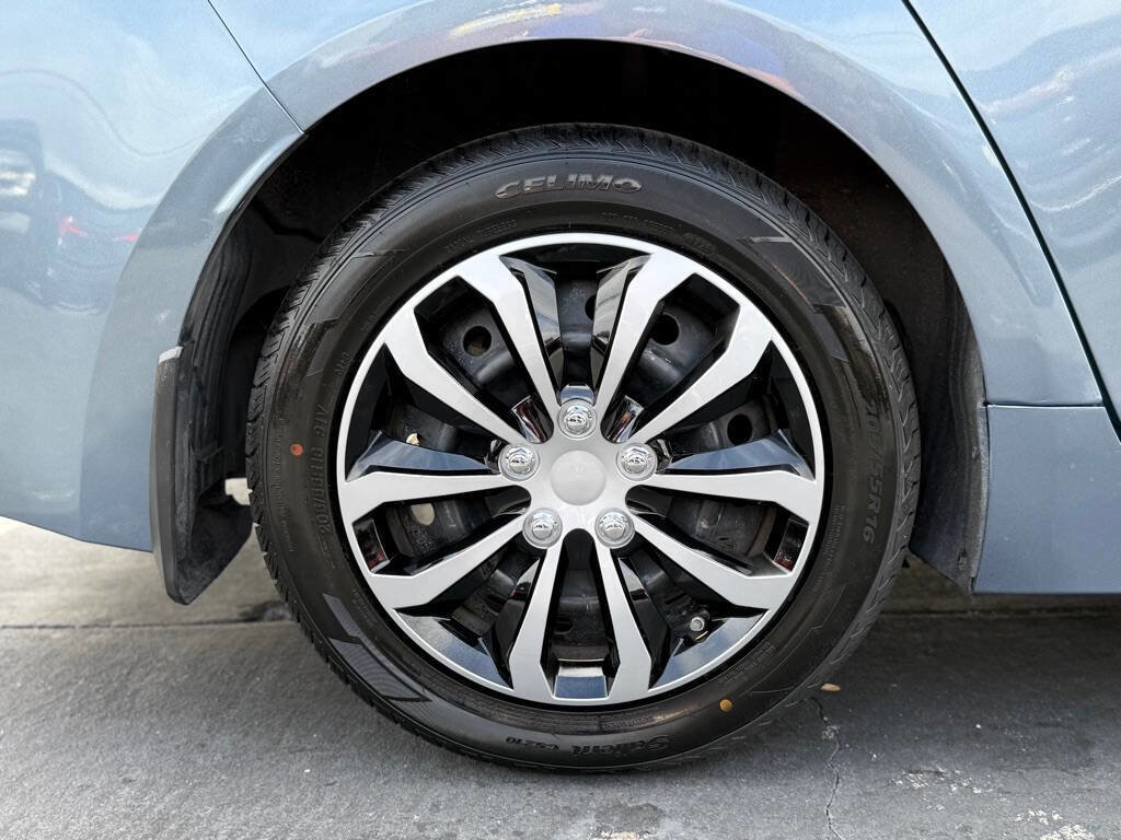 Used 2021 Toyota Corolla LE image 26