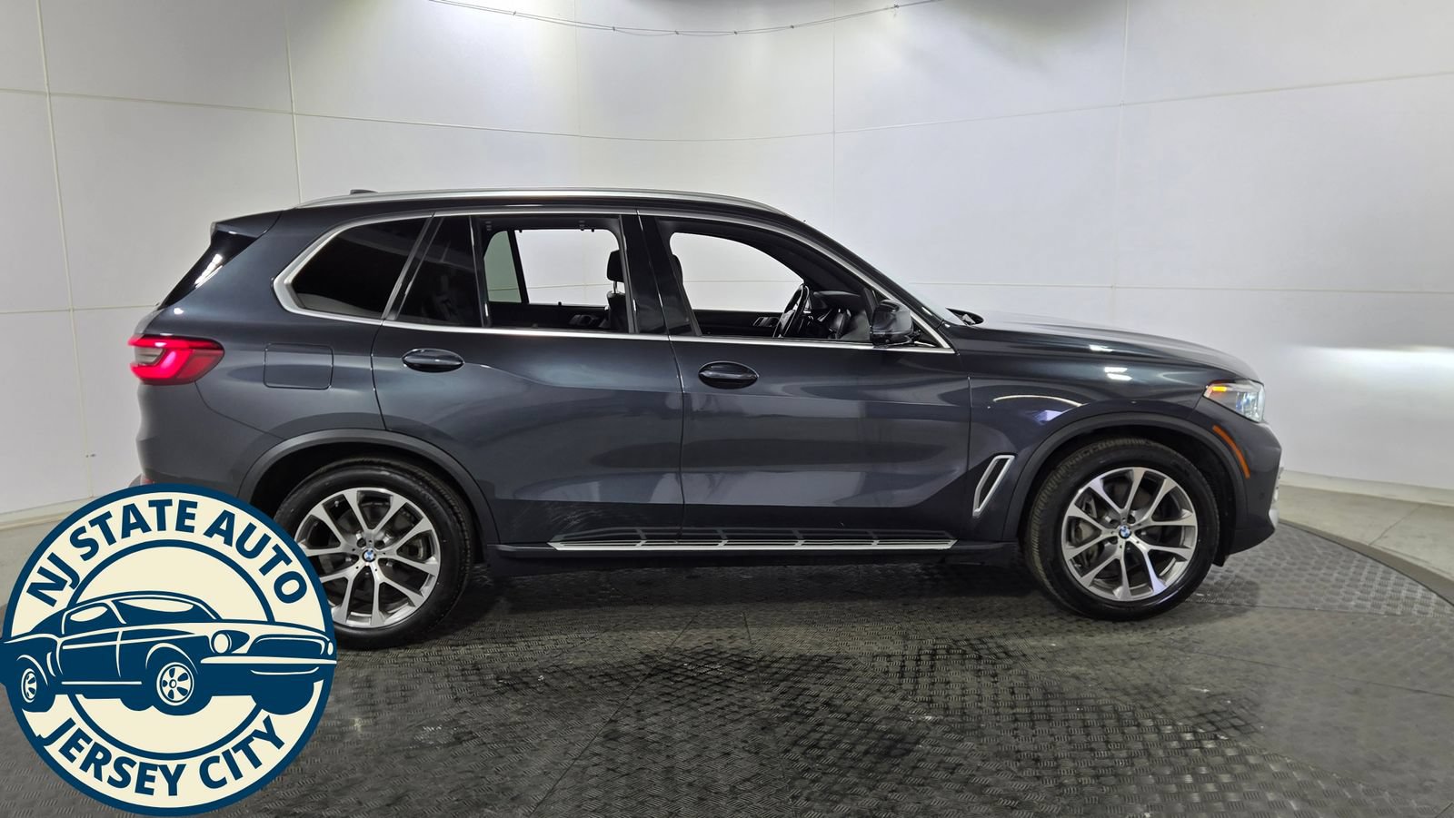 Used 2019 BMW X5 xDrive50i w/ Off-Road Package AWD/4WD image 14