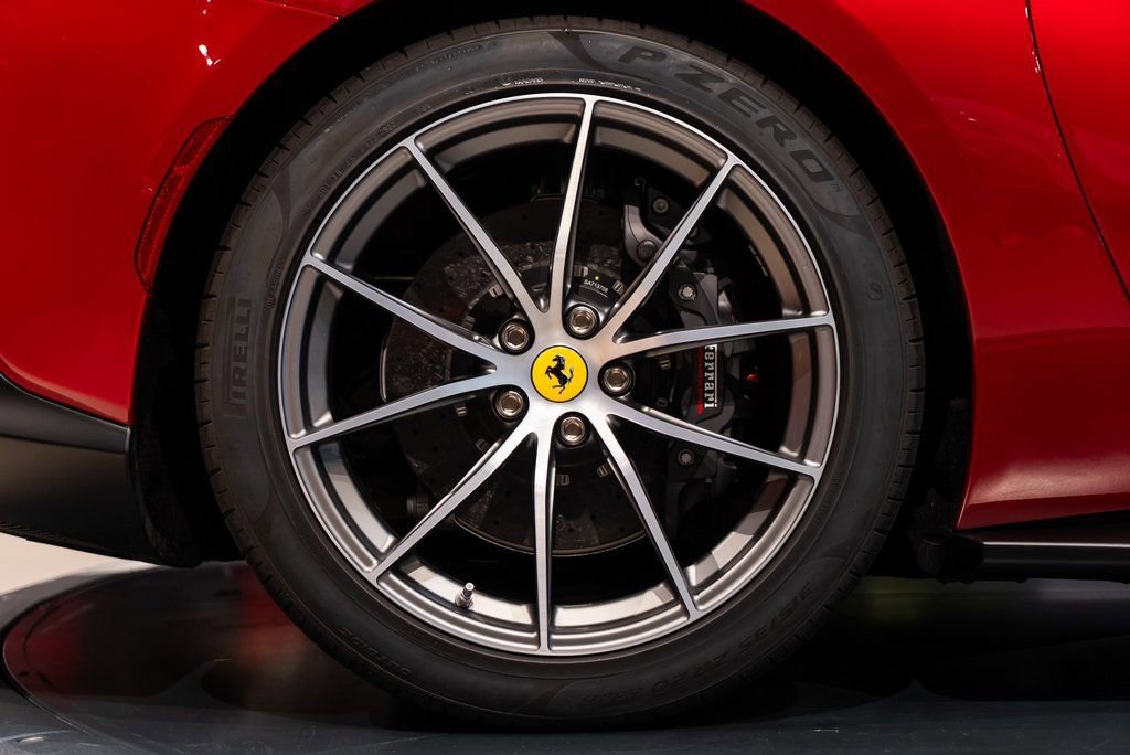 Certified 2022 Ferrari 812 GTS image 15