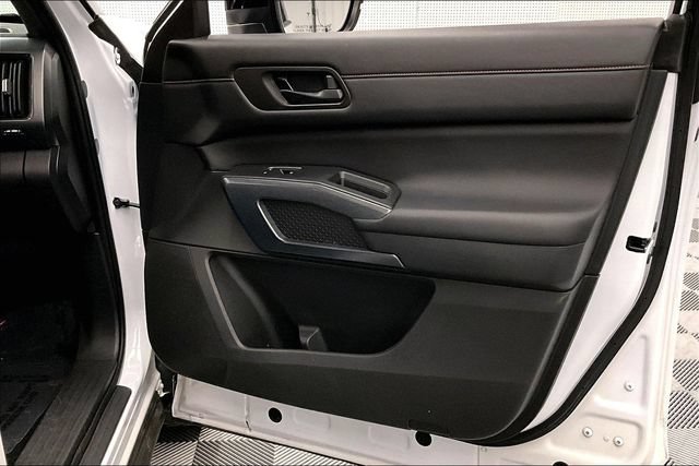 Used 2025 Nissan Pathfinder Rock Creek AWD/4WD image 20