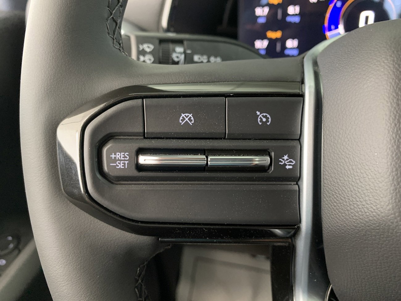 New 2024 Chevrolet Colorado LT w/ LT Convenience Package III image 24