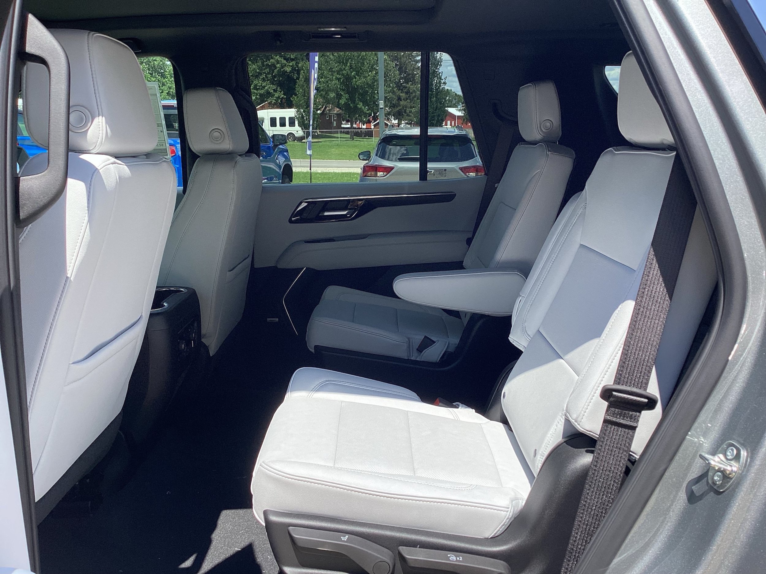 New 2026 Chevrolet Tahoe Premier w/ Sun And Tow Package AWD/4WD image 10