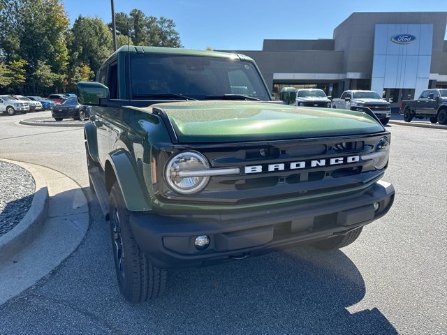 New 2025 Ford Bronco Outer Banks image 3