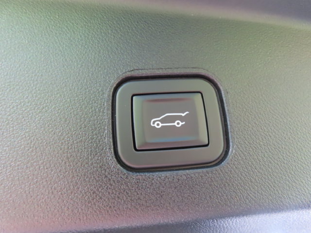 Used 2025 Cadillac Lyriq Luxury RWD image 39