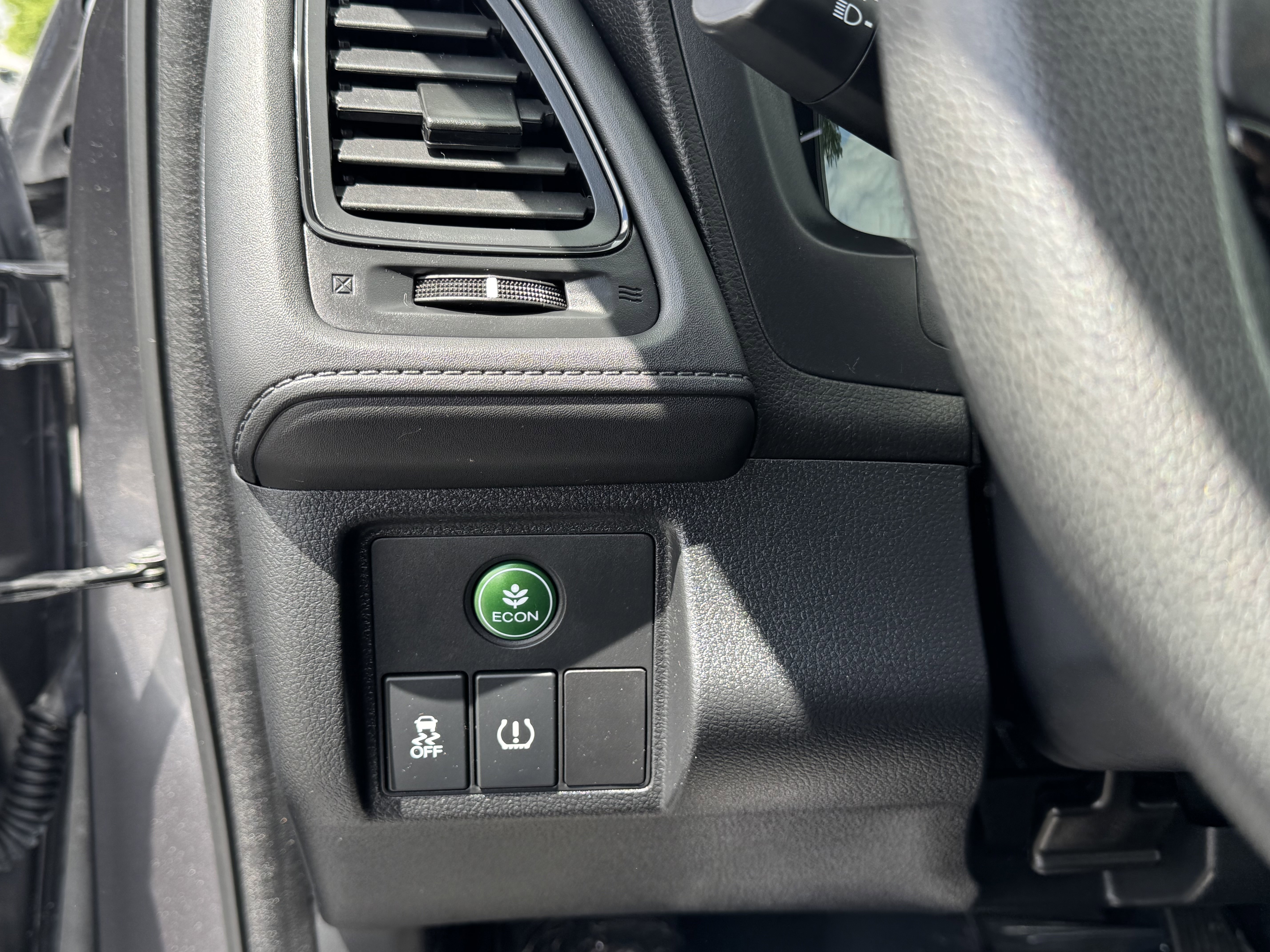 Used 2022 Honda HR-V LX image 16