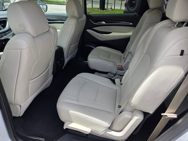 Used 2022 Buick Enclave Essence w/ Experience Buick Package FWD image 9