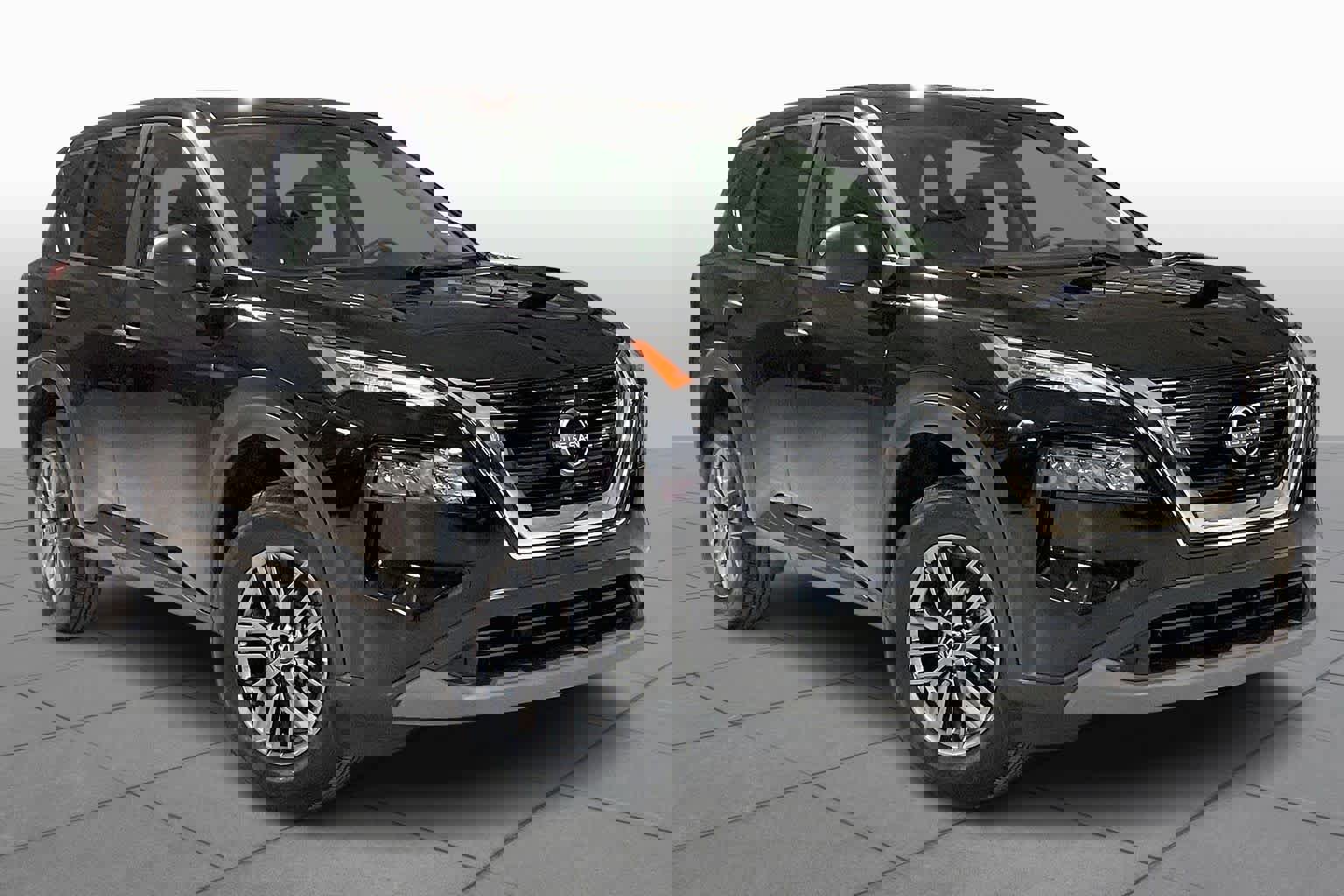 Used 2023 Nissan Rogue S image 3