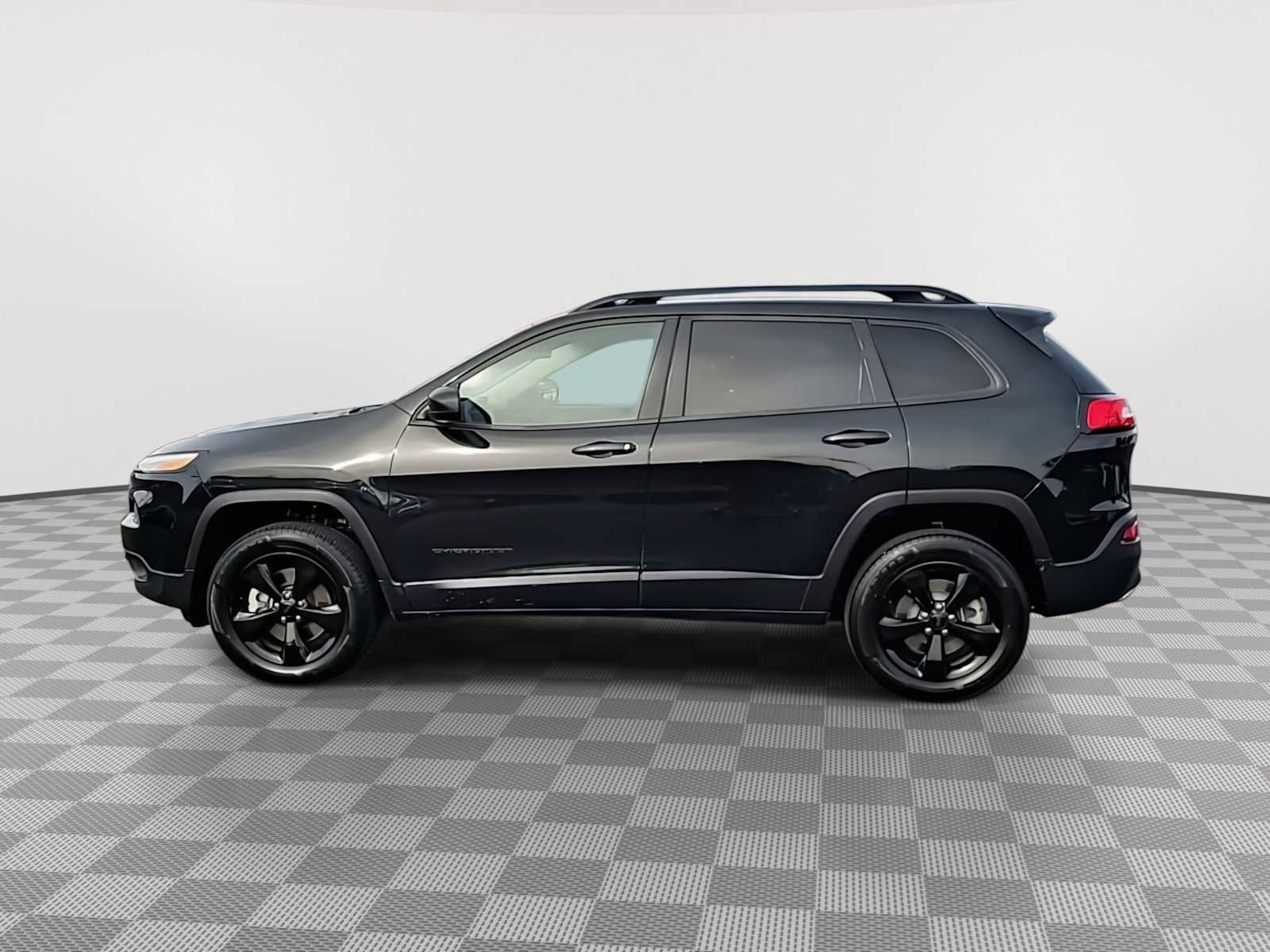 Used 2016 Jeep Cherokee Latitude image 5