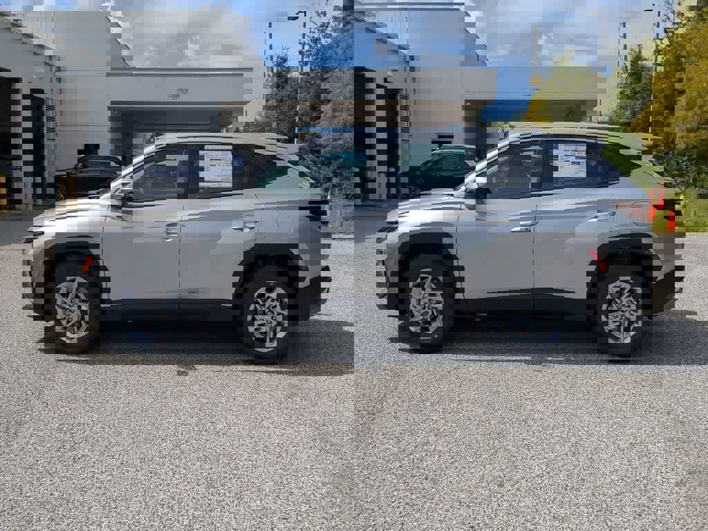 New 2026 Hyundai Tucson SE image 3