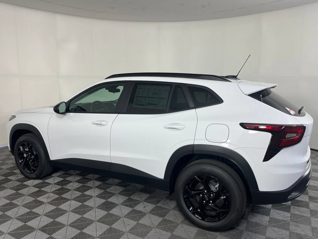 New 2026 Chevrolet Trax LT w/ Driver Confidence Package FWD image 10