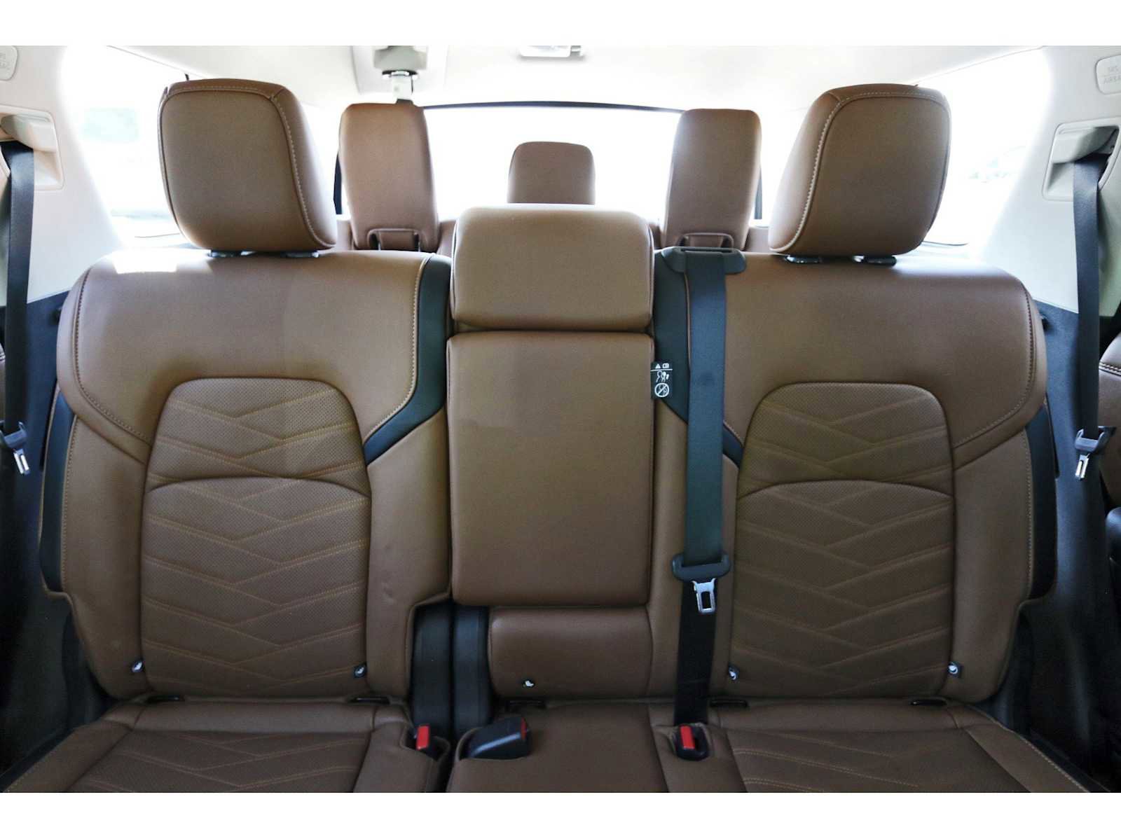 Used 2025 Nissan Pathfinder Platinum w/ Cargo Package image 12