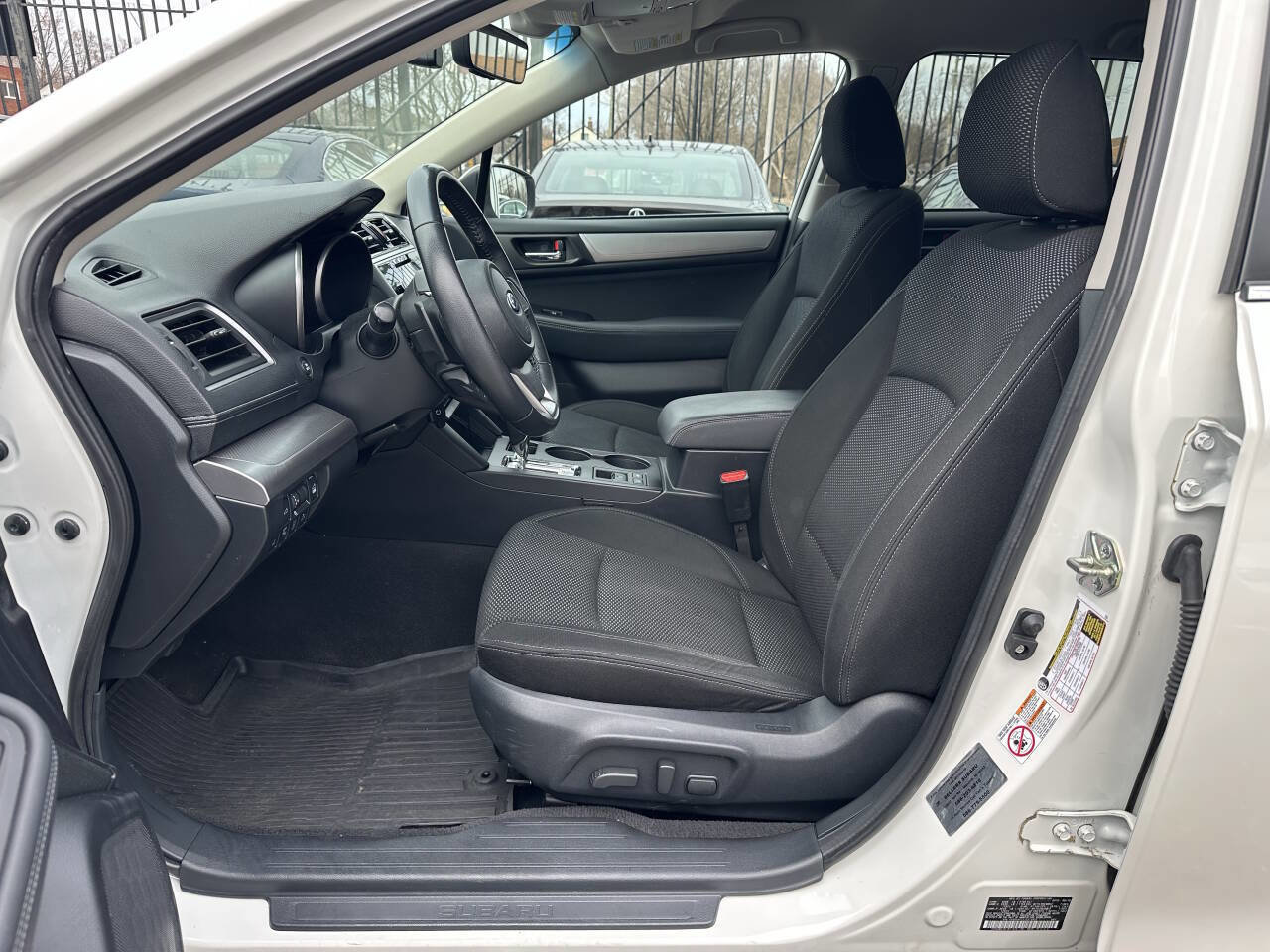 Used 2018 Subaru Outback 2.5i Premium AWD/4WD image 12