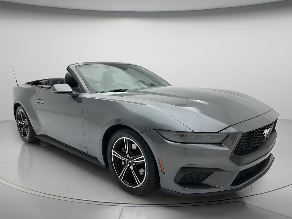 Used 2025 Ford Mustang Premium RWD image 10