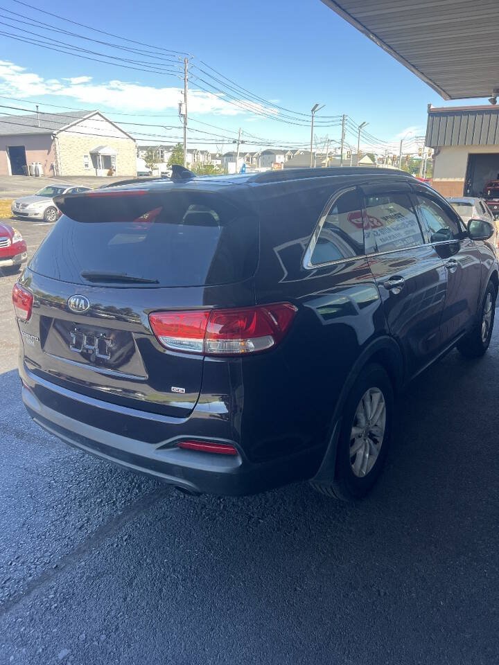 Used 2016 Kia Sorento FWD w/ LX Convenience Package image 3