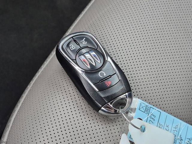Used 2025 Buick Envista Avenir FWD image 33