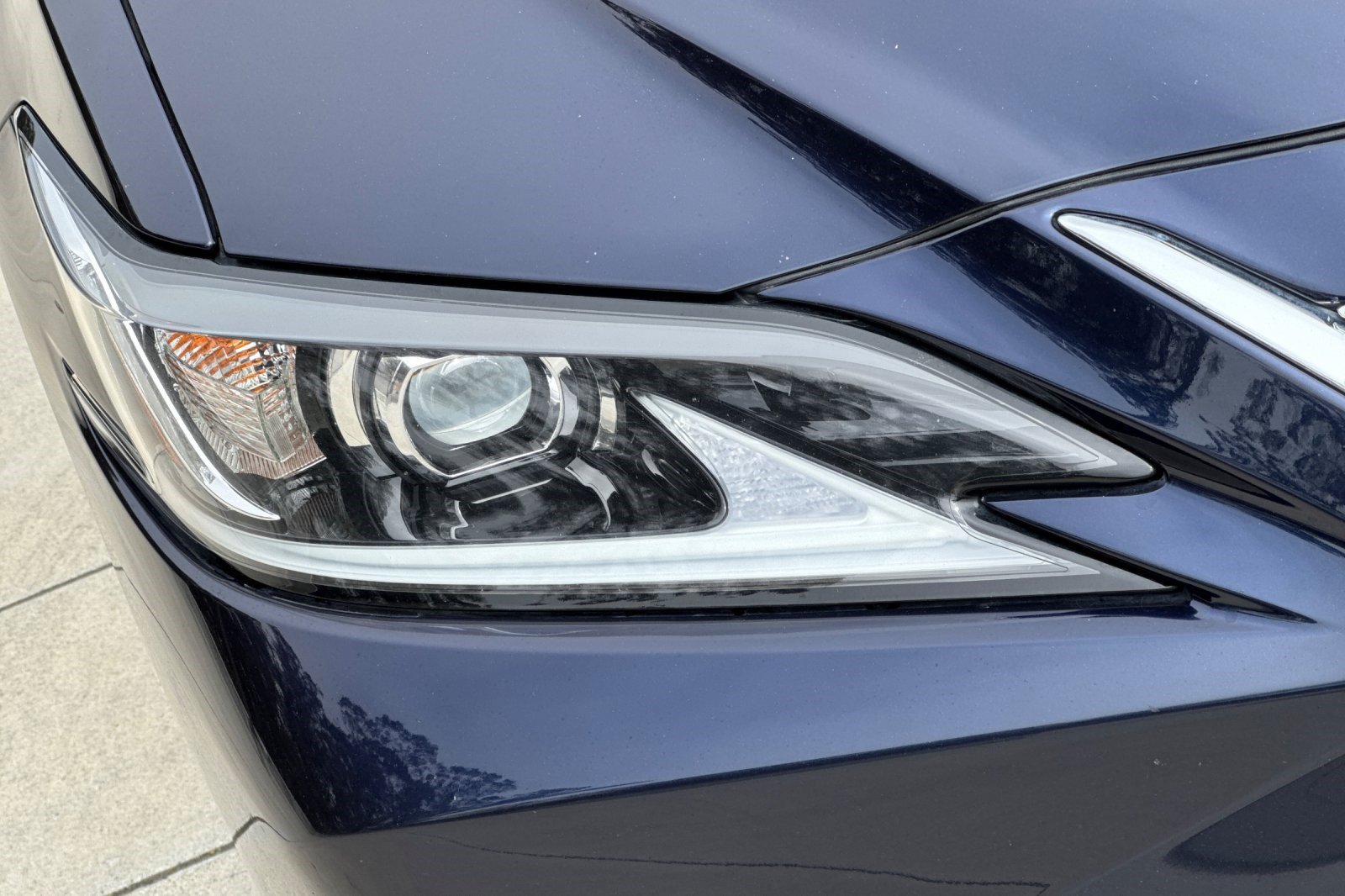 Used 2023 Lexus ES 350 w/ Accessory Package (Z1) FWD image 11