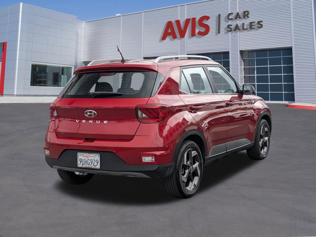 Used 2025 Hyundai Venue SEL FWD image 6