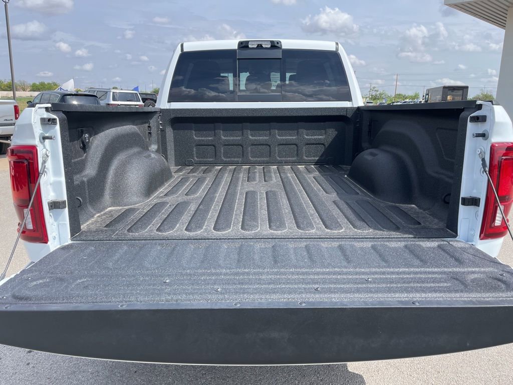 New 2026 RAM 2500 Laramie AWD/4WD image 23