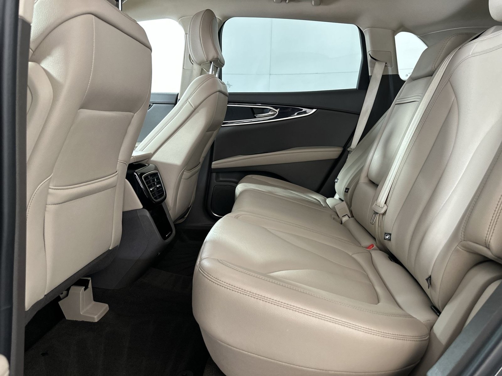 Used 2023 Lincoln Nautilus AWD w/ Premium Package image 24