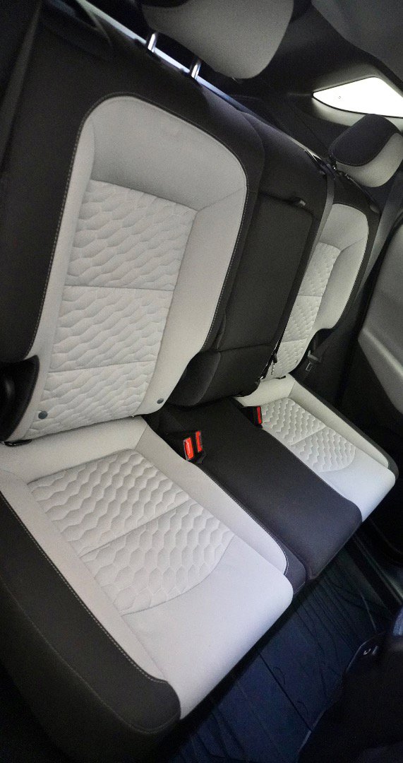 Used 2021 Chevrolet Equinox LT w/ LPO, Floor Liner Package image 8