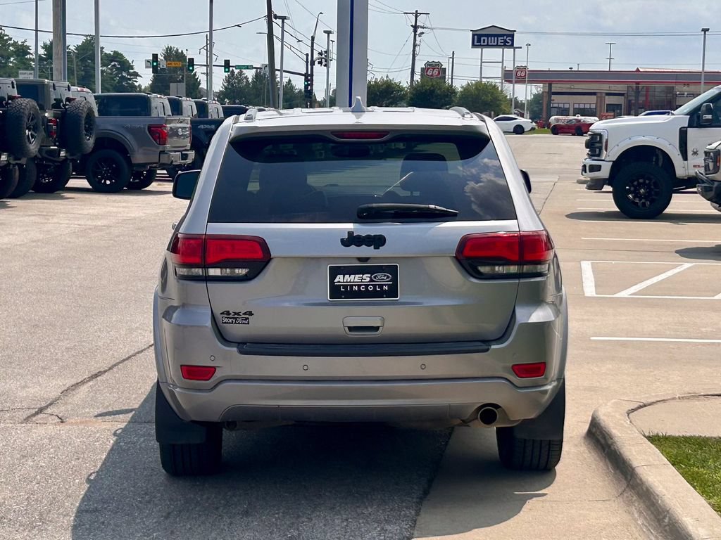 Used 2019 Jeep Grand Cherokee Altitude AWD/4WD image 5