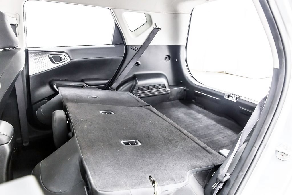 Used 2023 Kia Soul LX FWD image 37