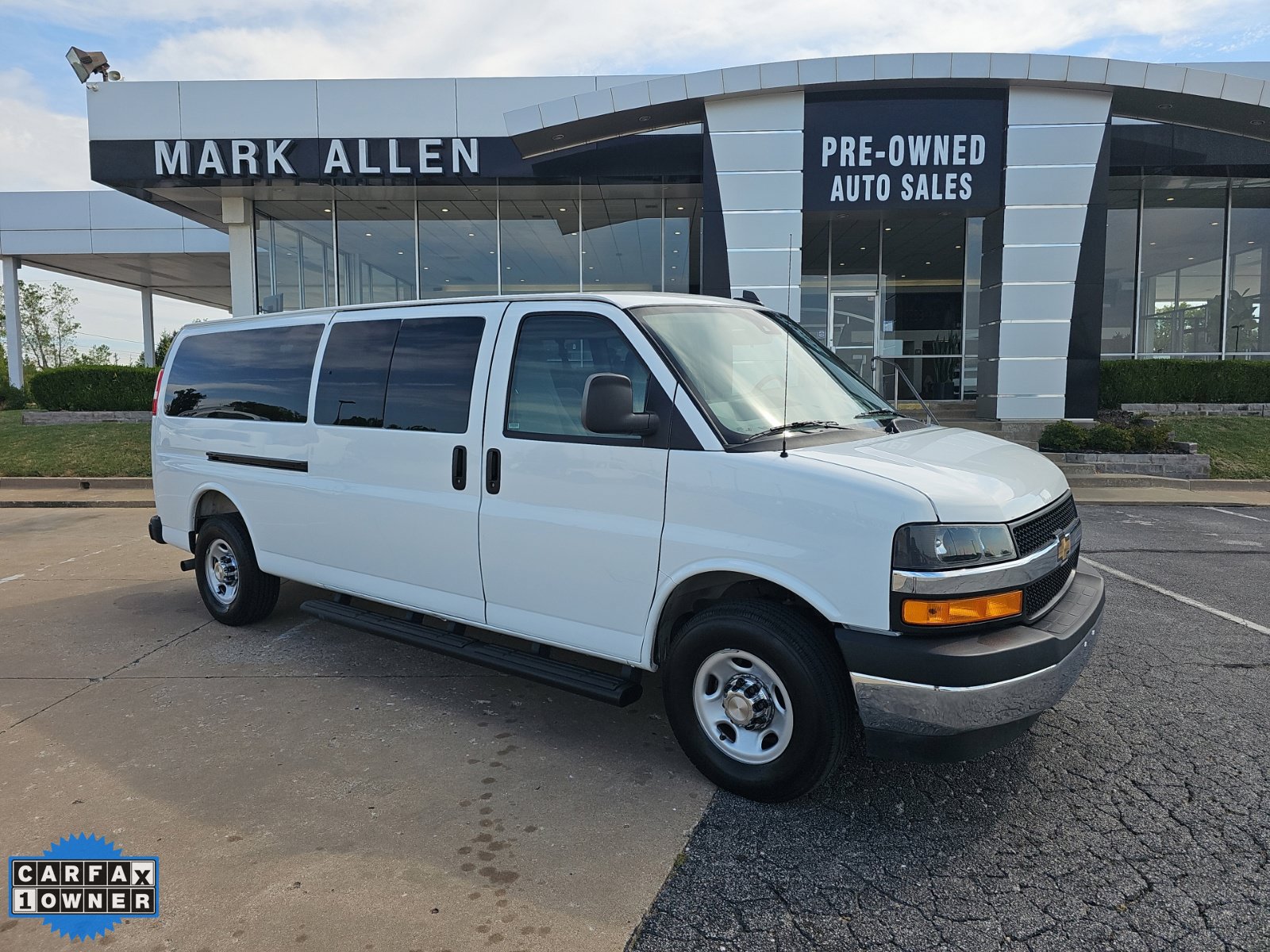 Used 2025 Chevrolet Express 3500 LT w/ LT Preferred Equipment Group RWD image 33