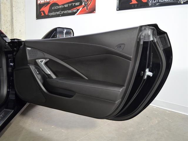Used 2016 Chevrolet Corvette Z06 w/ 3LZ Preferred Equipment Group image 18