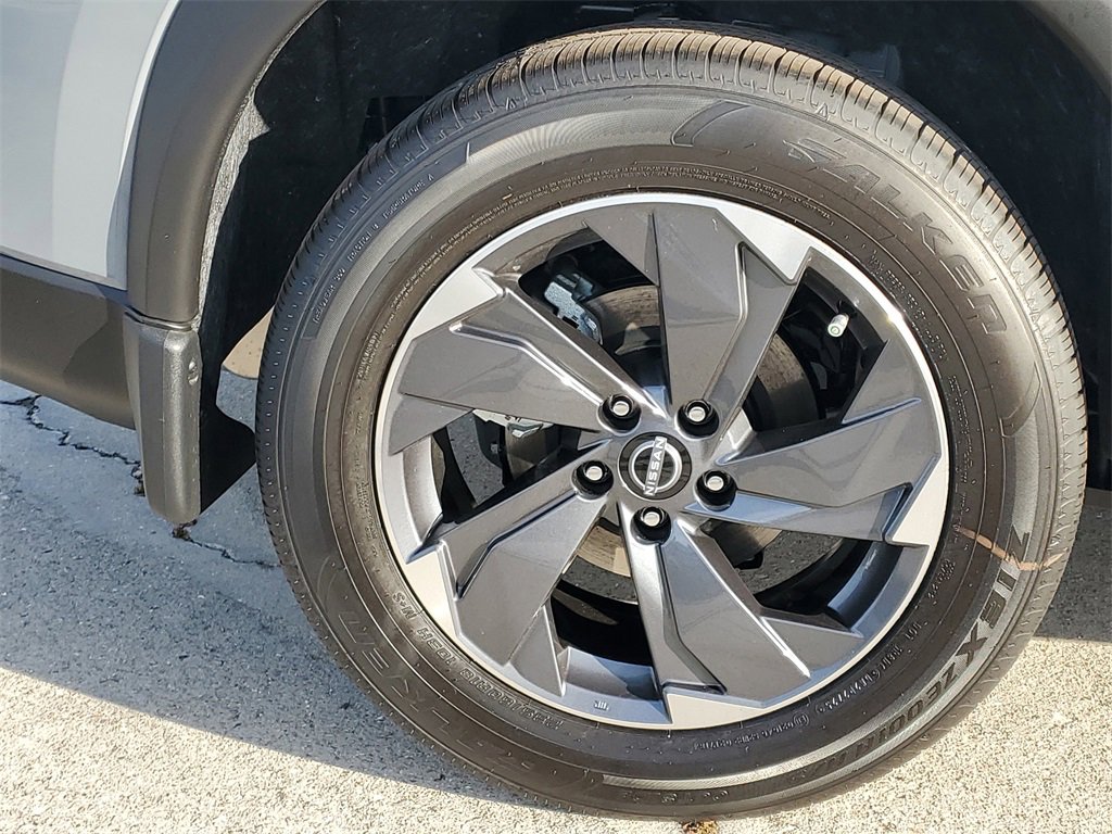 New 2026 Nissan Rogue SV w/ SV Premium Package image 3