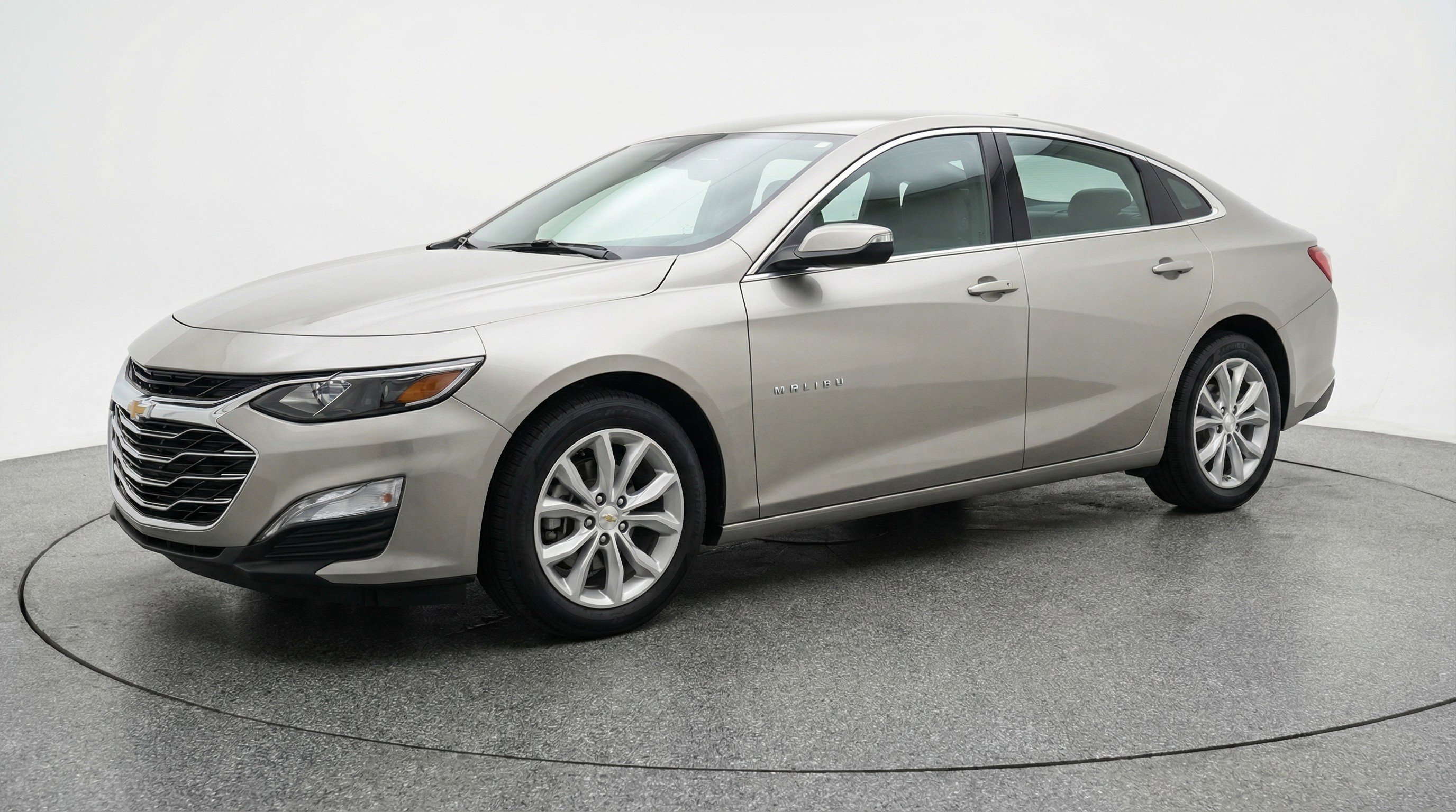 Used 2024 Chevrolet Malibu LT image 3