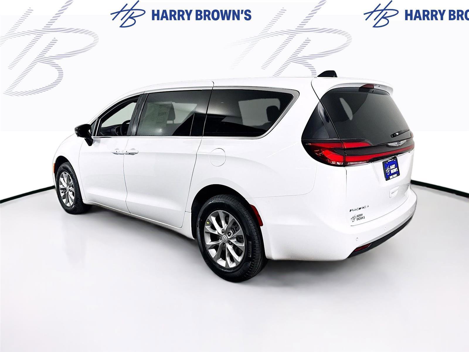 New 2026 Chrysler Pacifica Select image 27