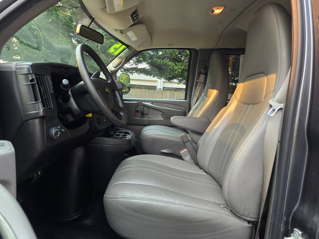 Used 2015 Chevrolet Express 2500 LS RWD image 25