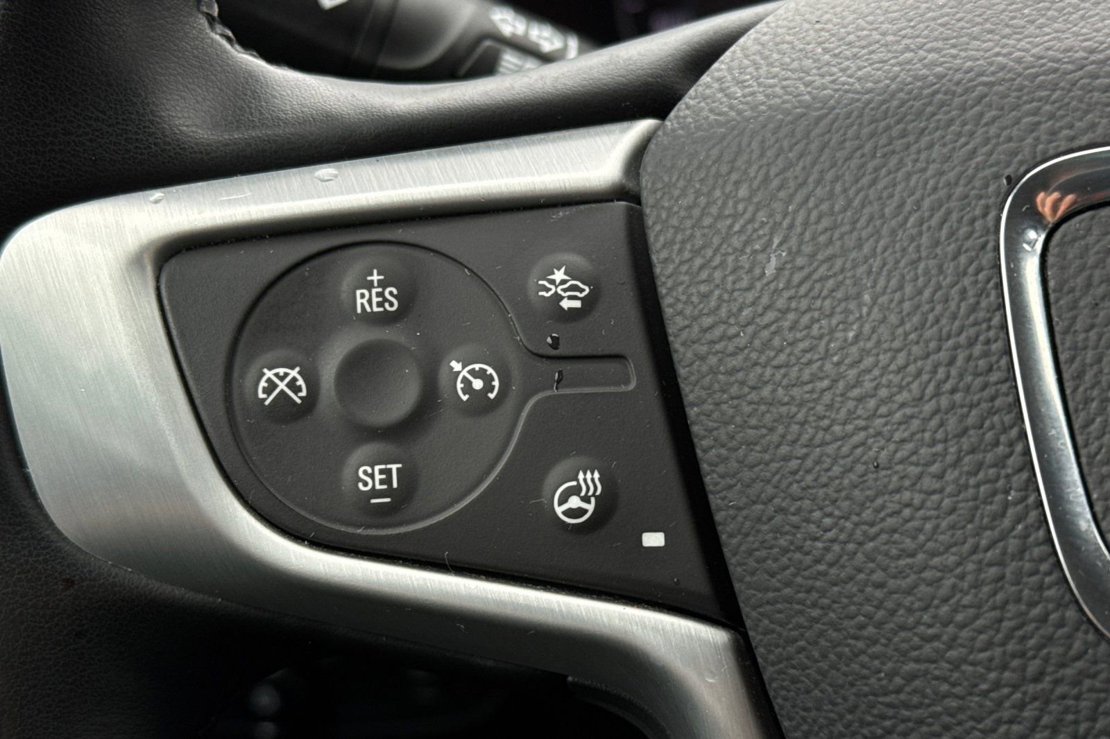 Certified 2024 GMC Terrain SLT image 26