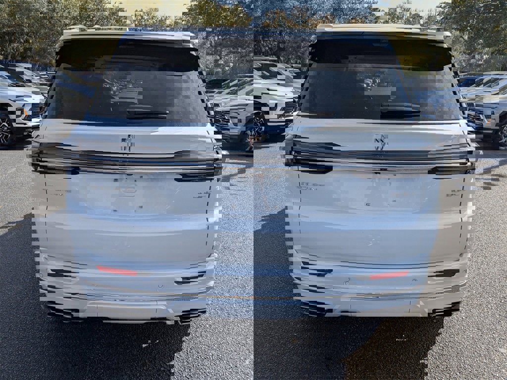 New 2026 Buick Enclave Avenir image 5