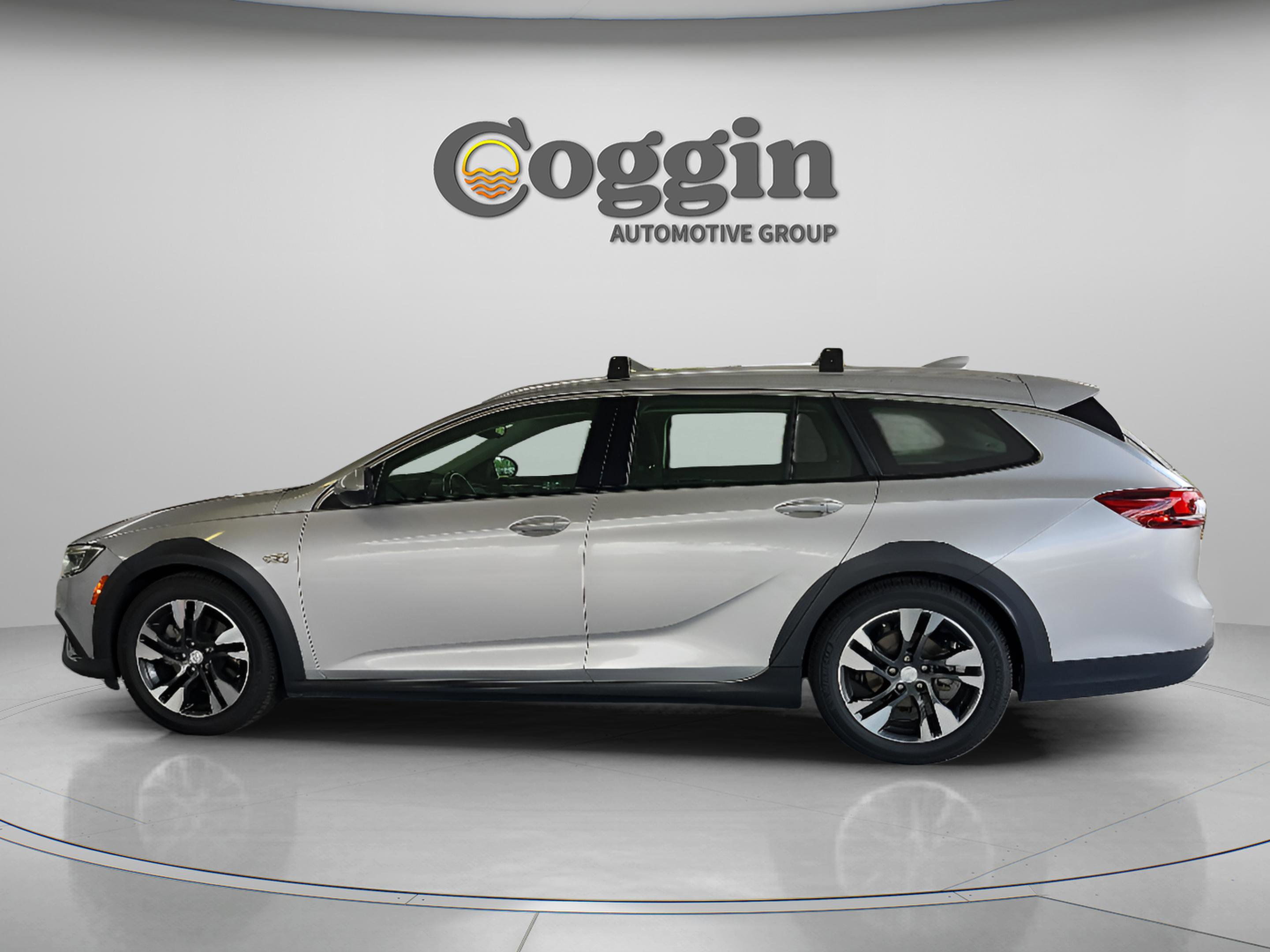 Used 2018 Buick Regal Preferred w/ Sights and Sounds Package AWD/4WD image 2