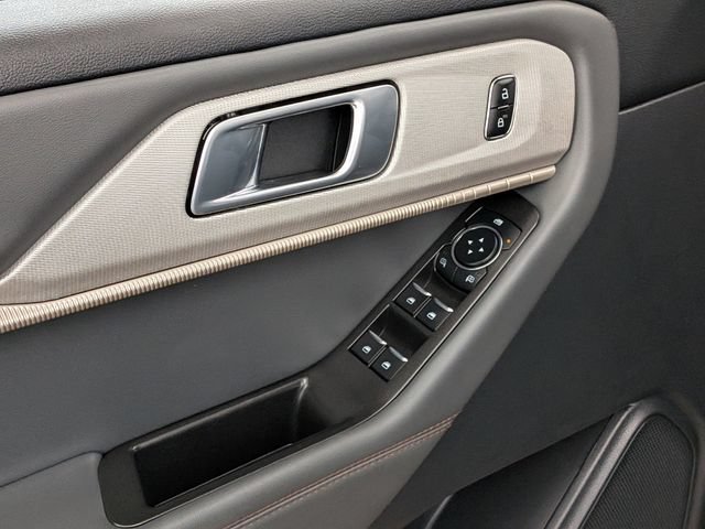 Certified 2025 Ford Explorer Active AWD/4WD image 14
