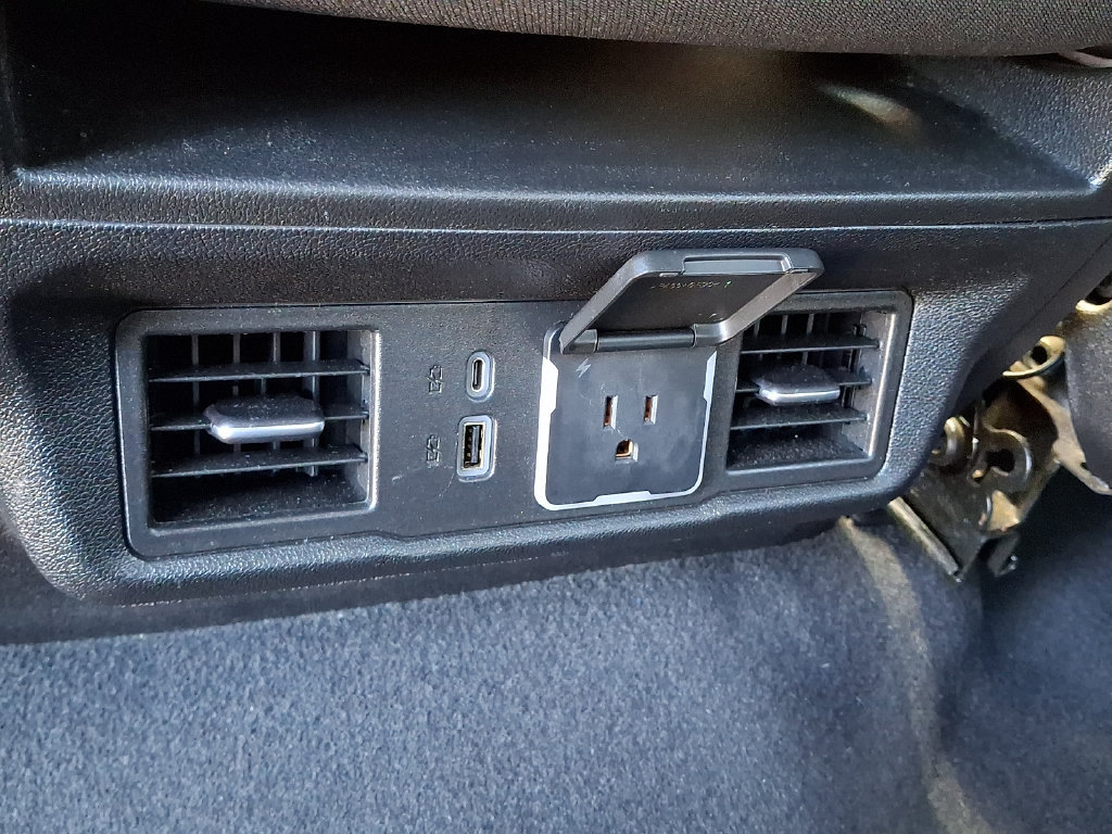 Used 2023 Chevrolet Silverado 1500 LT AWD/4WD image 15