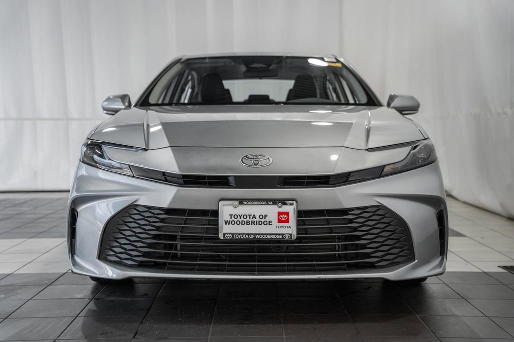 Used 2025 Toyota Camry LE image 2