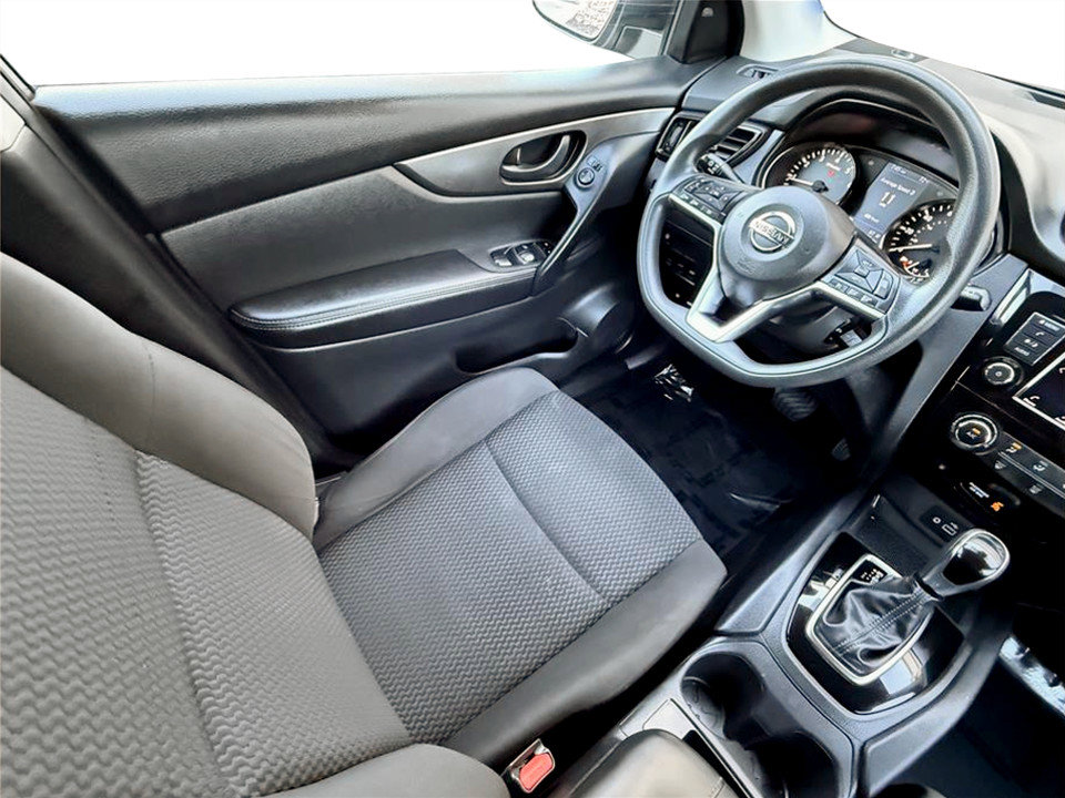 Used 2021 Nissan Rogue Sport S image 16