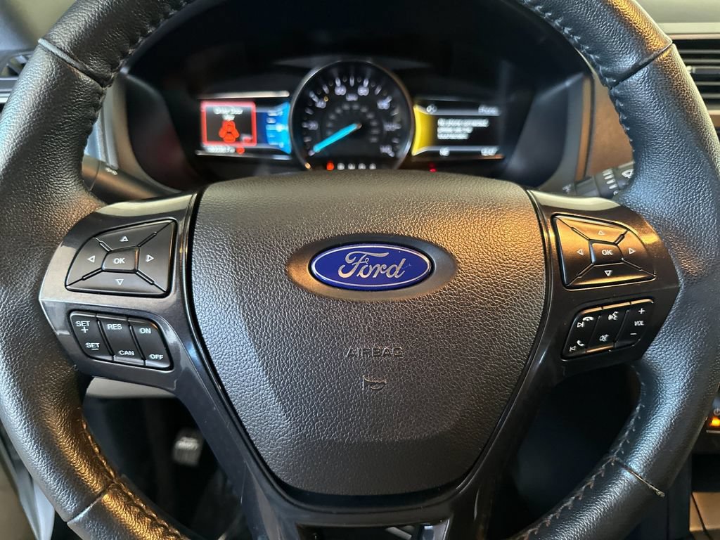 Used 2018 Ford Explorer XLT w/ Equipment Group 202A FWD image 24