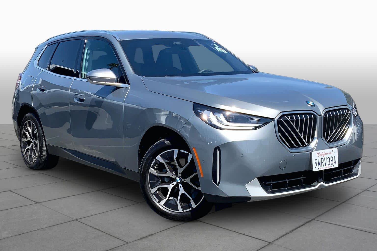 Used 2025 BMW X3 xDrive30i AWD/4WD image 2