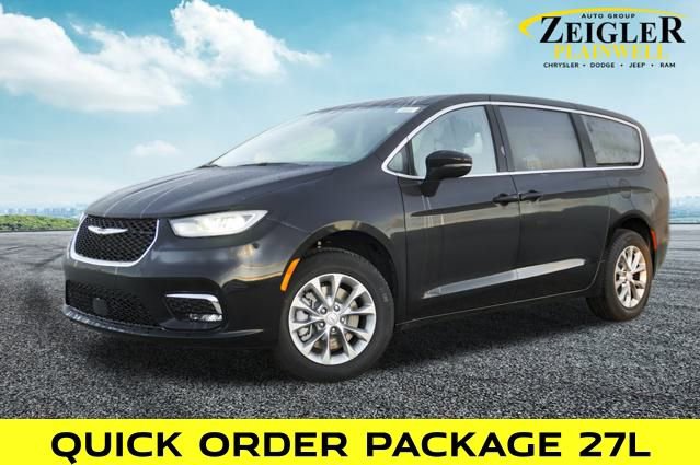 New 2026 Chrysler Pacifica Select image 1