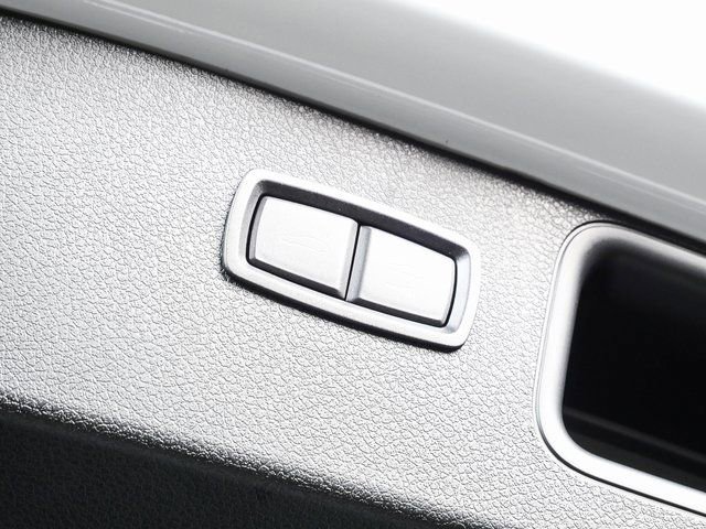 New 2026 Porsche Macan S image 33