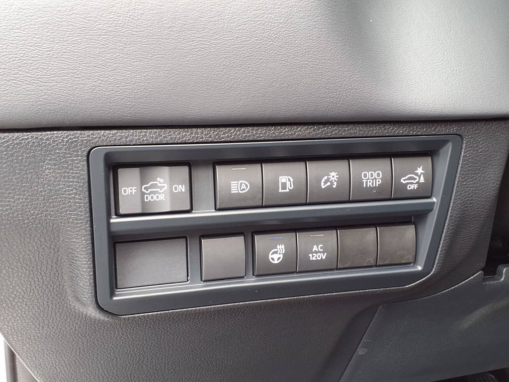 Used 2024 Toyota Tundra Platinum AWD/4WD image 32