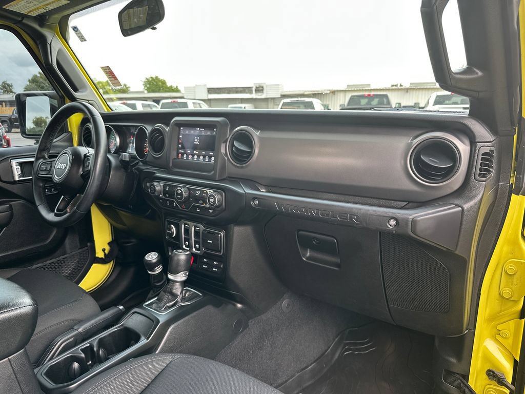 Used 2022 Jeep Wrangler Sport AWD/4WD image 17