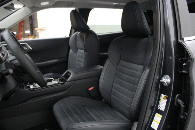 New 2026 Mitsubishi Outlander SE image 7