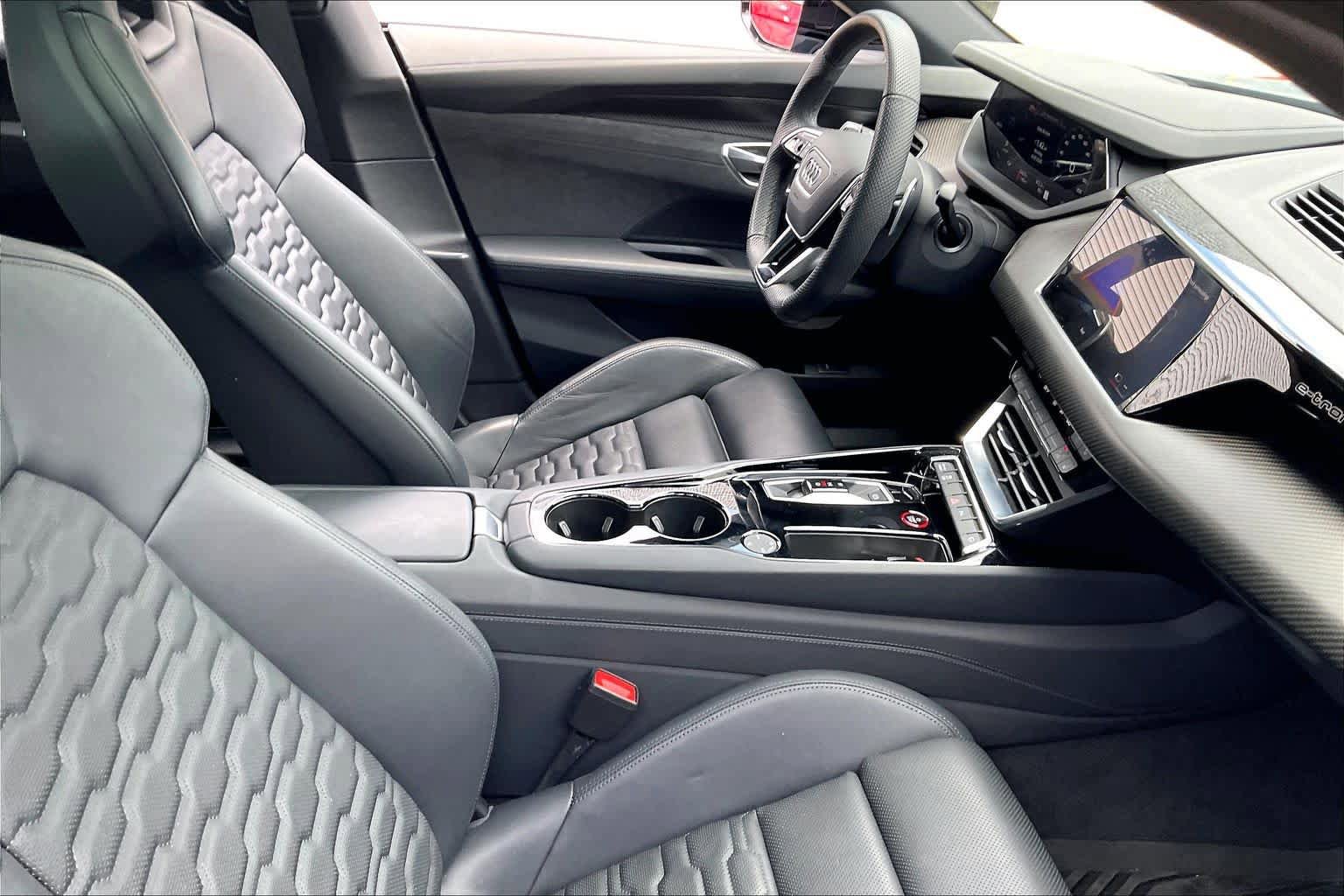 Used 2024 Audi e-tron GT Premium Plus w/ Performance Package AWD/4WD image 14