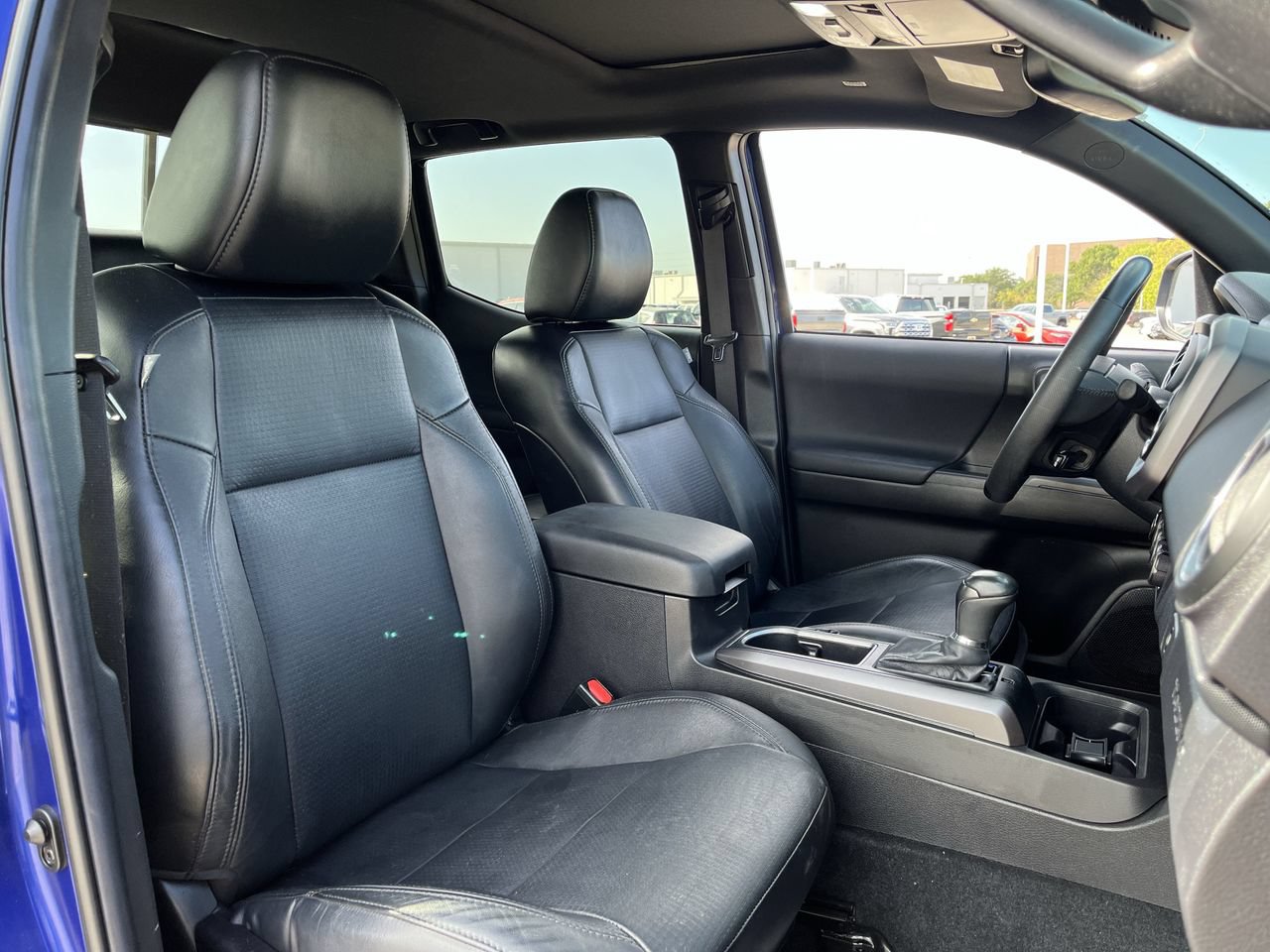 Used 2022 Toyota Tacoma TRD Sport w/ TRD Premium Sport Package AWD/4WD image 26